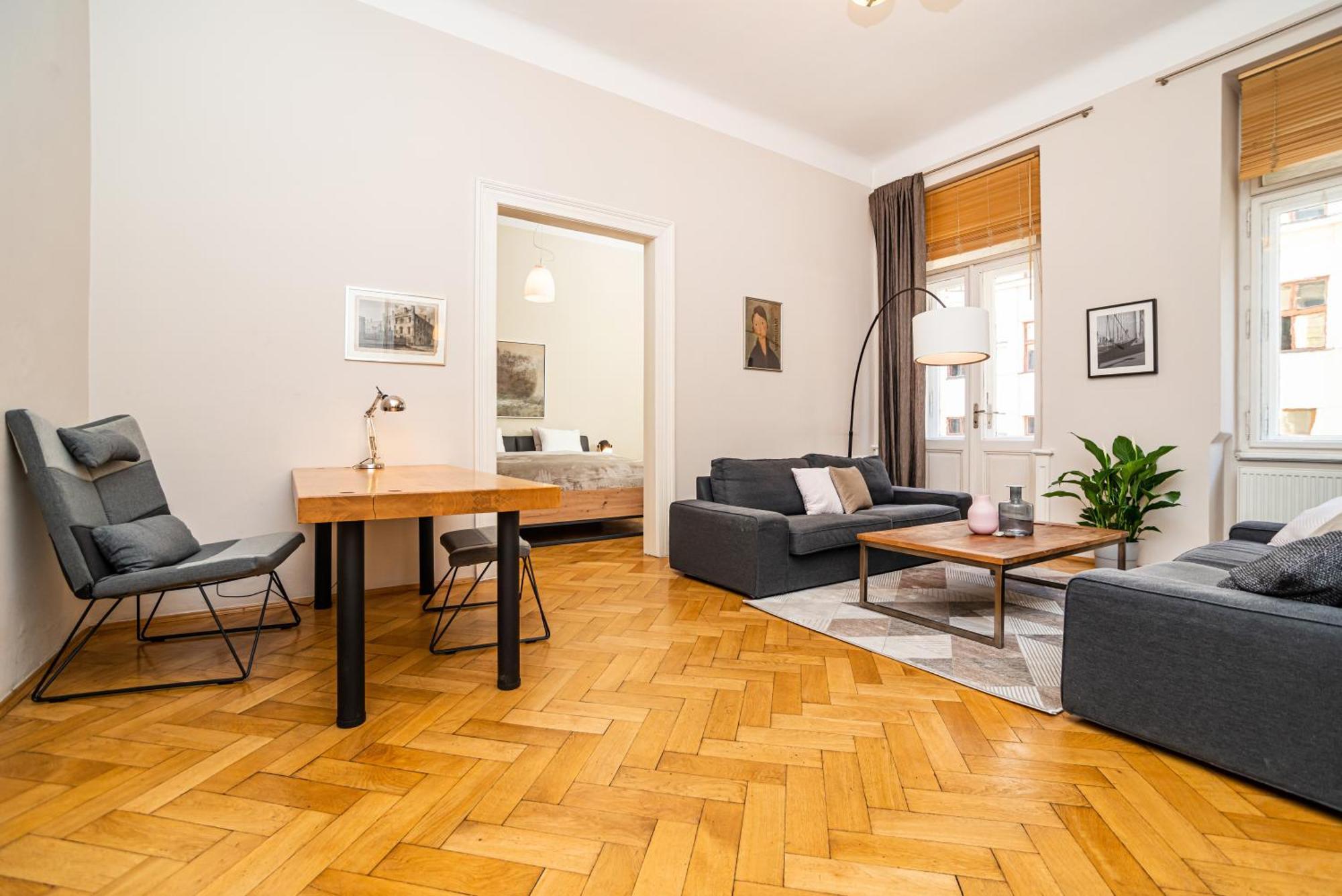 Large And Modern Apartment In The Heart Of Прага Экстерьер фото