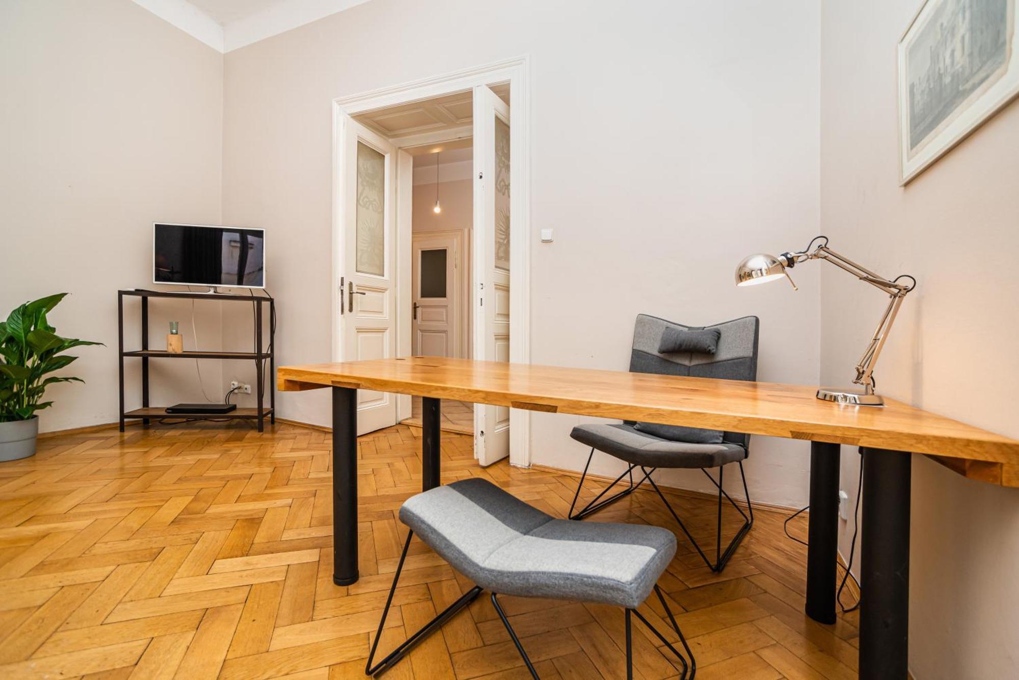 Large And Modern Apartment In The Heart Of Прага Экстерьер фото