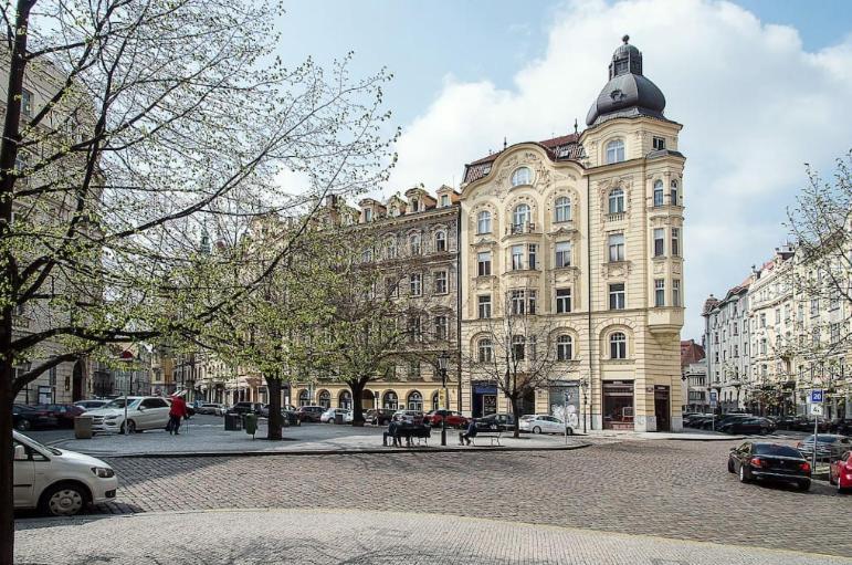 Large And Modern Apartment In The Heart Of Прага Экстерьер фото